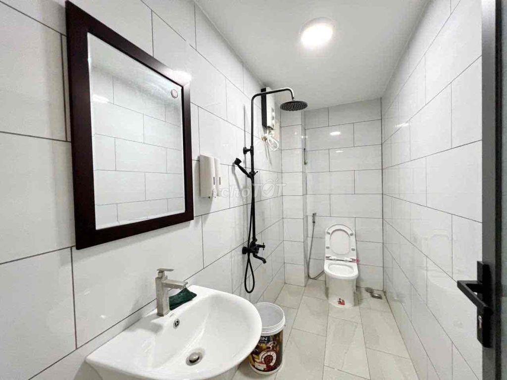 Cho thuê nguyên căn ( Nhà Mới ). Vị trí thuận tiện đi các quận( qua Q4