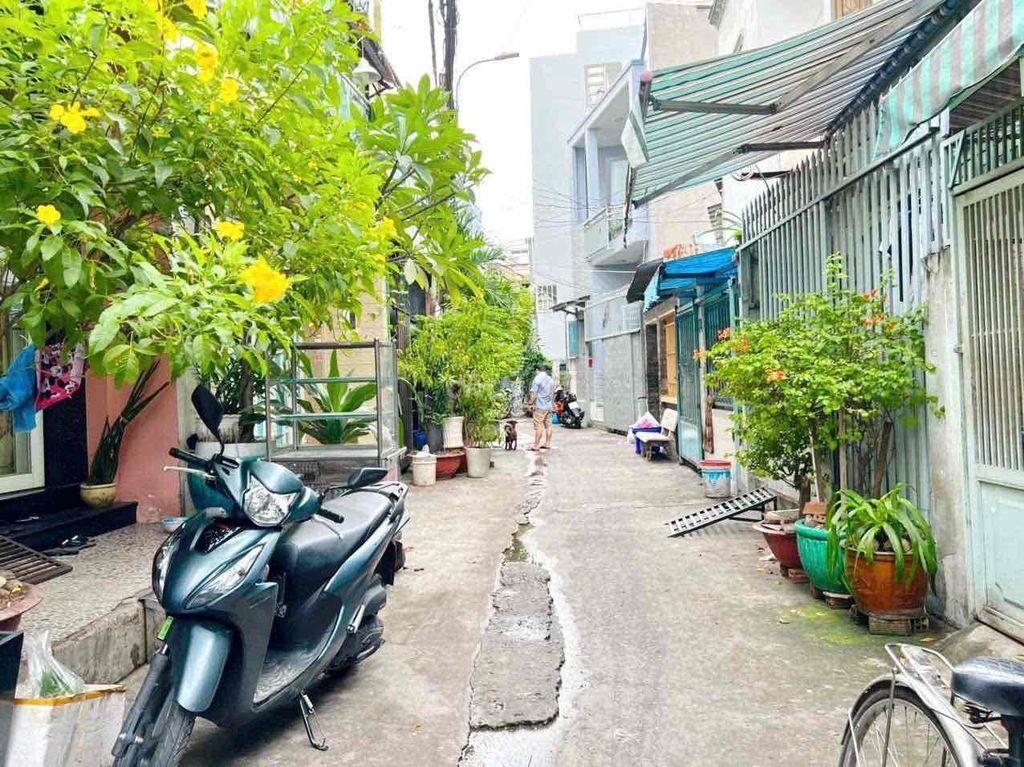 Cho thuê nguyên căn ( Nhà Mới ). Vị trí thuận tiện đi các quận( qua Q4