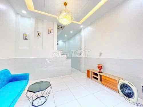 Cho thuê nguyên căn ( Nhà Mới ). Vị trí thuận tiện đi các quận( qua Q4