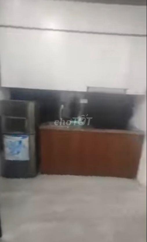 Mình cần pass phòng ccmn 1n1k, mang quần áo đến là ở được. 