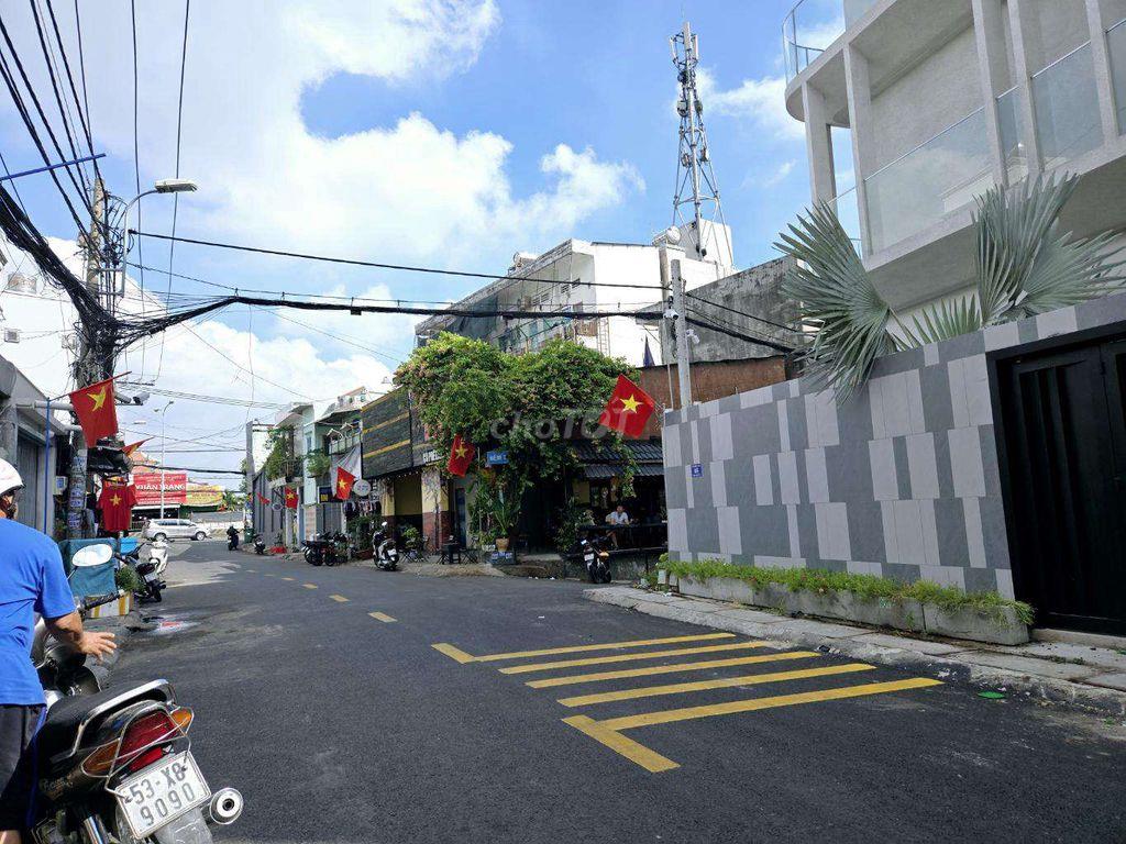 nhà gần cầu vượt linh xuân.20m