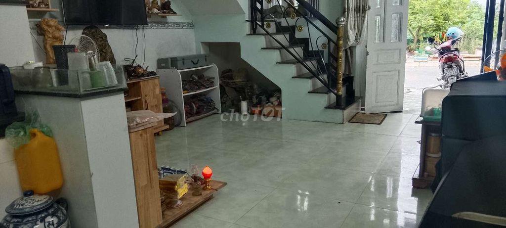 Bán nhà phú sinh cát Tường