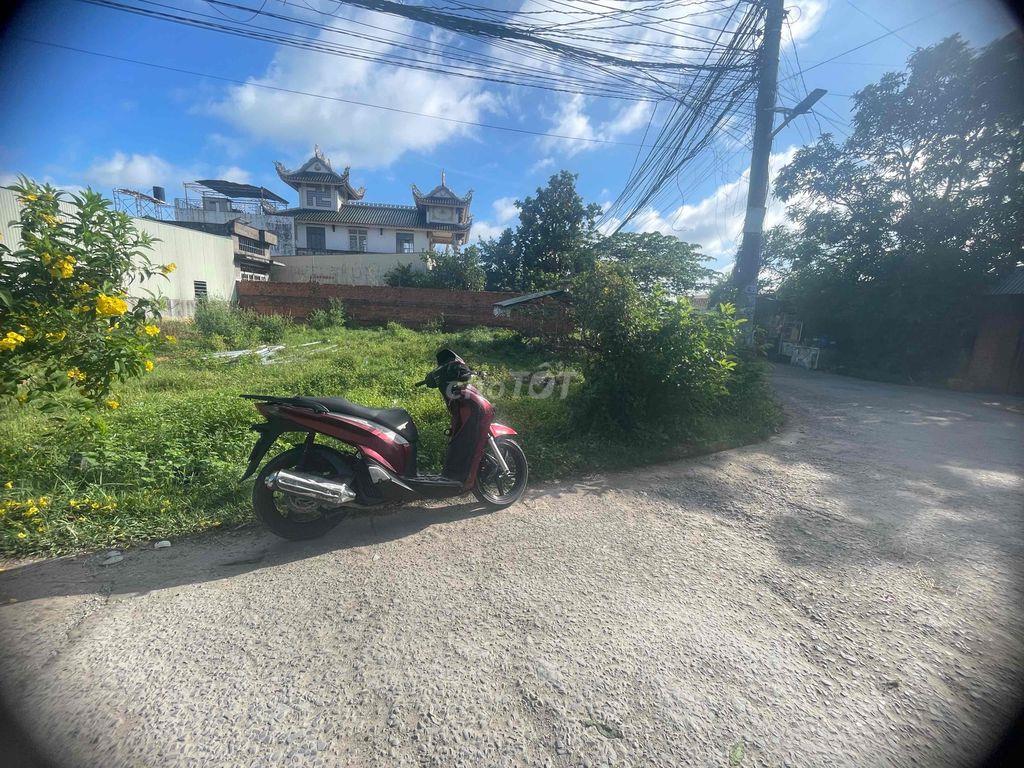 đất mặt tiền bê tông full thổ 750tr