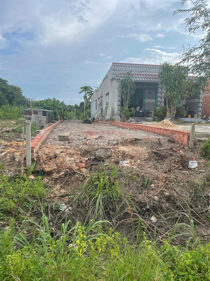 Mặt tiền nhựa Lục Viên