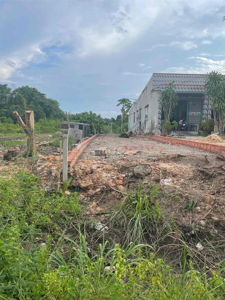 Mặt tiền nhựa Lục Viên