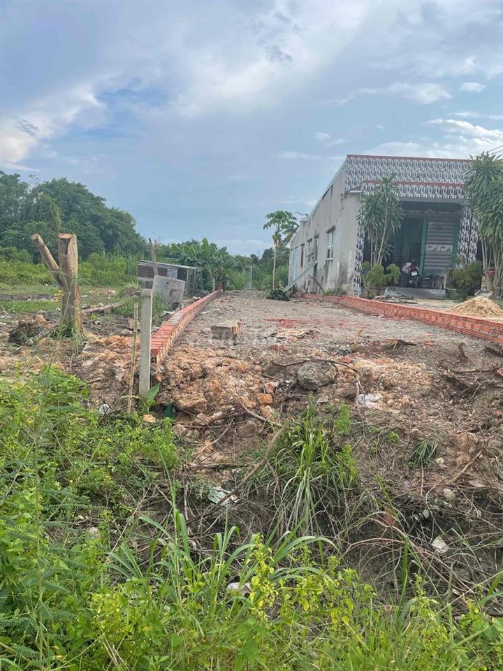 Mặt tiền nhựa Lục Viên
