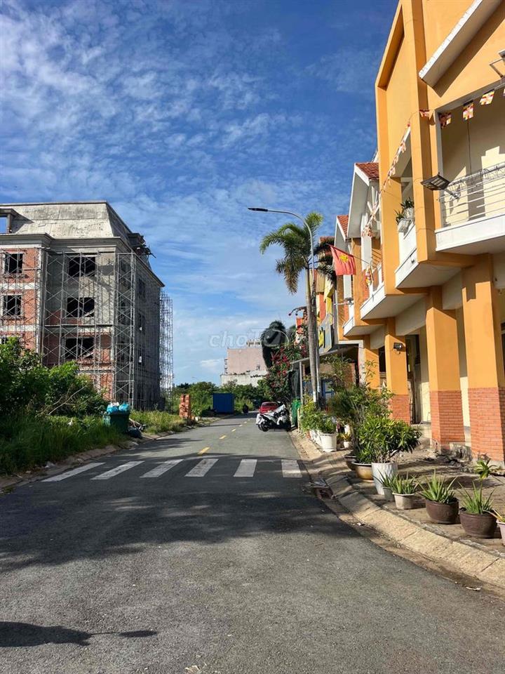 GIÁ MỚI 2,7T – DIỆN TÍCH 75M² – NGANG 6M X 12,5M – NGUYỄN VĂN TẠO, NB
