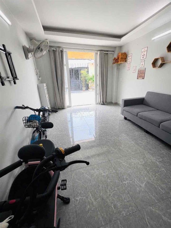 NHÀ ĐẸP 2 TẦNG – HXH TRÁNH 6M – GẦN LÀNG ĐẠI HỌC - LÊ VĂN LƯƠNG – NHÀ