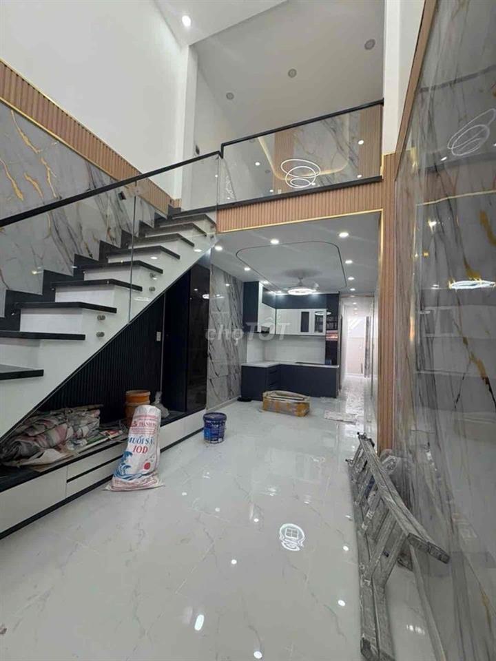 NHÀ ĐẸP 2 TẦNG - HẼM XE HƠI - DT :50M- SHR - GẦN PHÚ MỸ HƯNG- 4.4T- HU