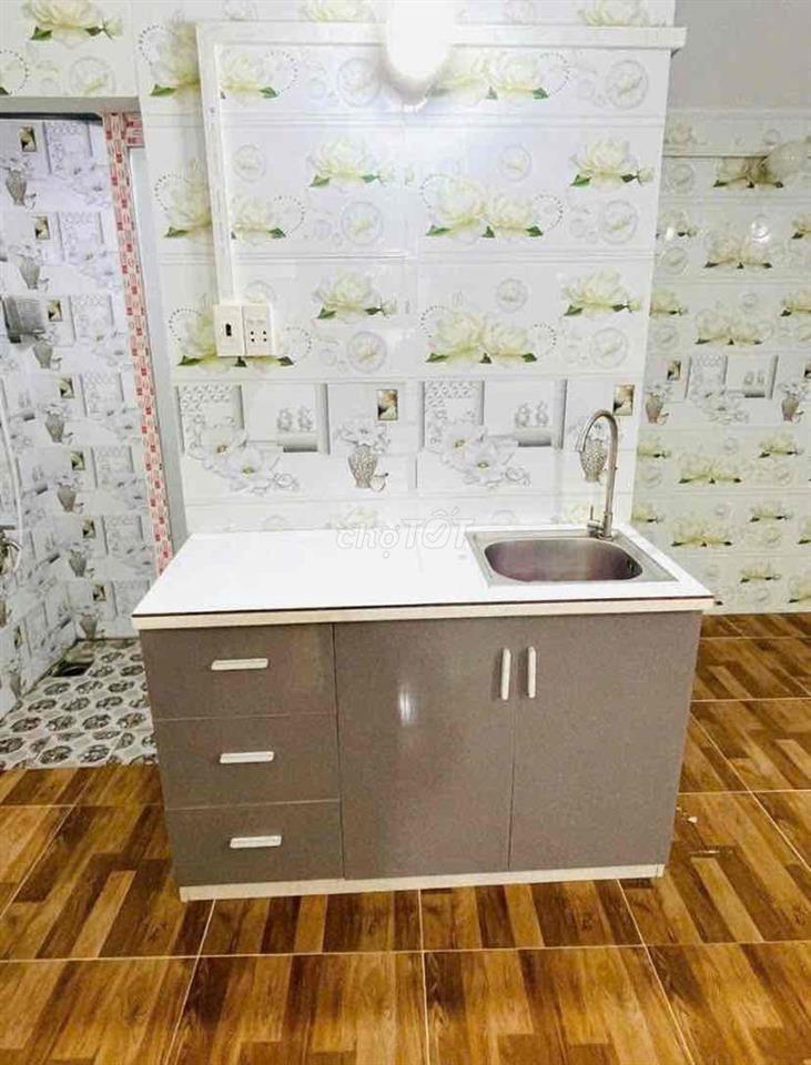 Trống Phòng sv - mặt tiền Phạm Thế Hiển, f7