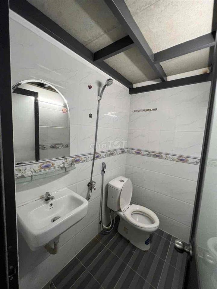 Trống Phòng sv , hẻm 1225 Huỳnh tấn Phát