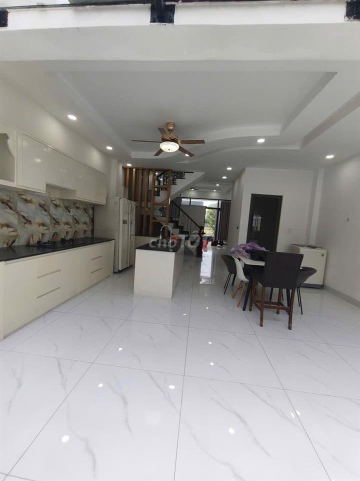 Nhà Nguyên căn Full nội thất , HÓC MÔN