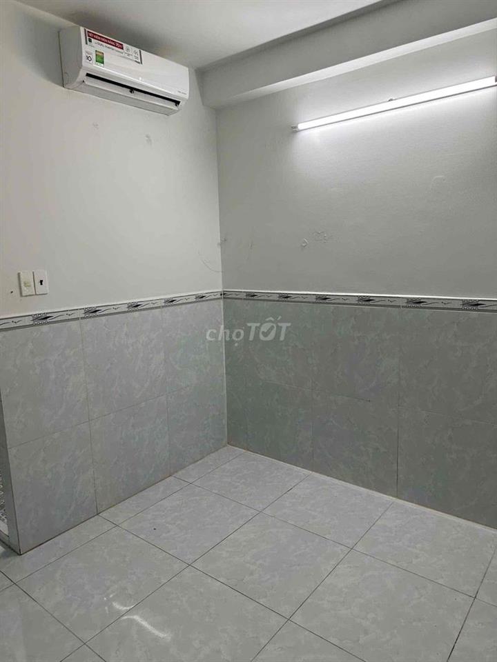 cho thuê phòng 154/47 âu dương Lân p3q8 ( lầu 1 )