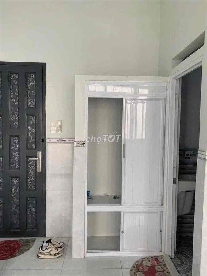 cho thuê phòng 154/47 âu dương Lân p3q8 ( lầu 1 )