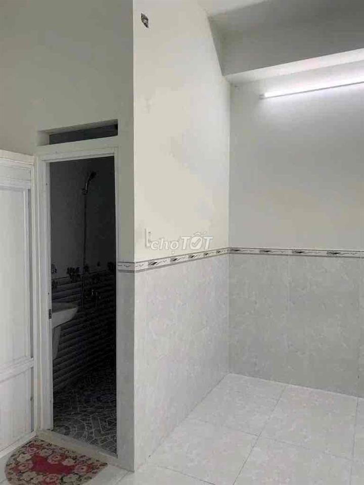 cho thuê phòng 154/47 âu dương Lân p3q8 ( lầu 1 )