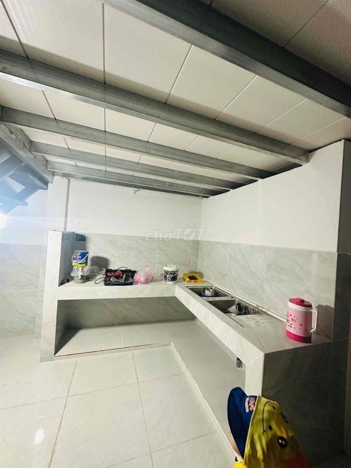 CHO THUÊ NHÀ CẤP 4 MỚI XÂY GẦN CẦU BƯNG LÊ TRỌNG TẤN