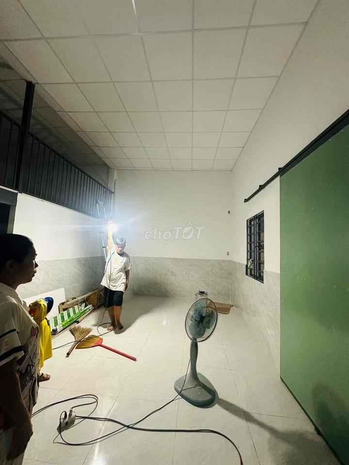 CHO THUÊ NHÀ CẤP 4 MỚI XÂY GẦN CẦU BƯNG LÊ TRỌNG TẤN