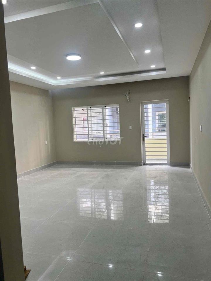 CHO THUÊ NHÀ MẶT TIỀN KHU CHINA TOUW TRUNG TÂM THÀNH PHỐ MỚI MỚI 100%