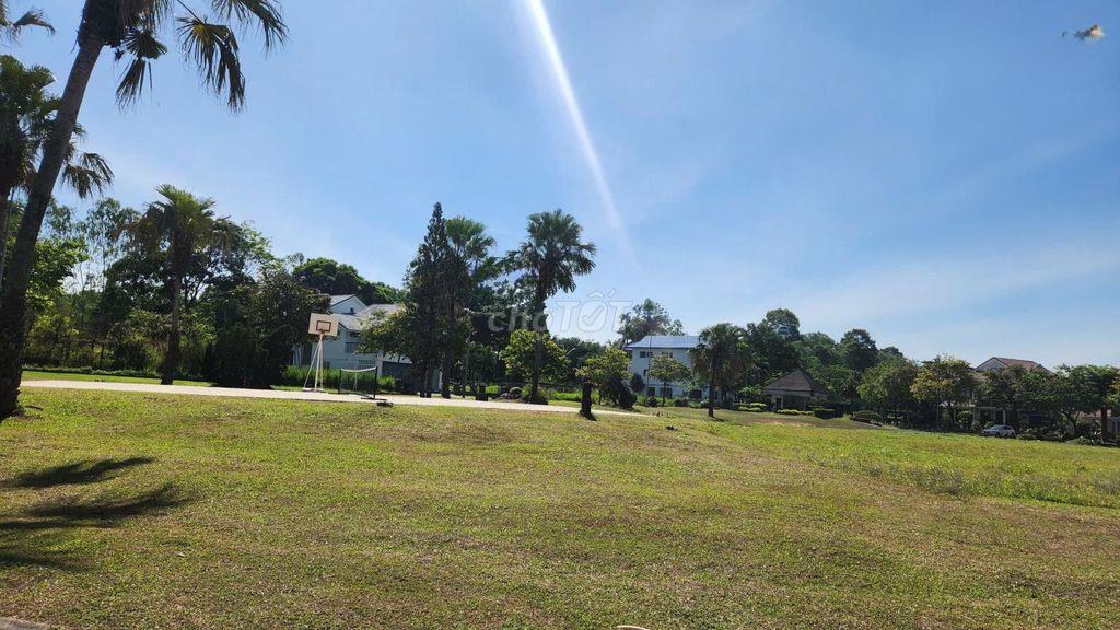Bán đất nền Khu biệt thự Thảo Nguyên Sài Gòn, 480m2, đối diện công viê