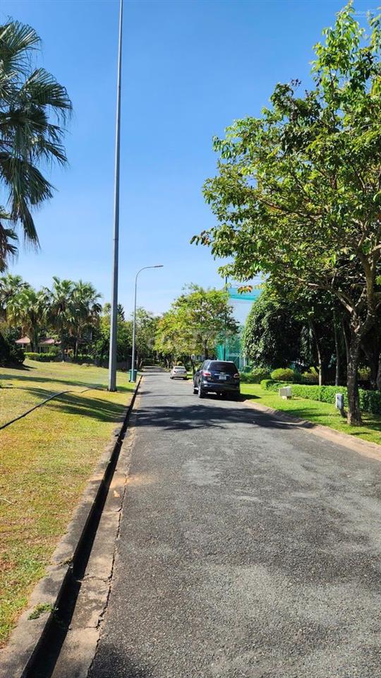 Bán đất nền Khu biệt thự Thảo Nguyên Sài Gòn, 480m2, đối diện công viê