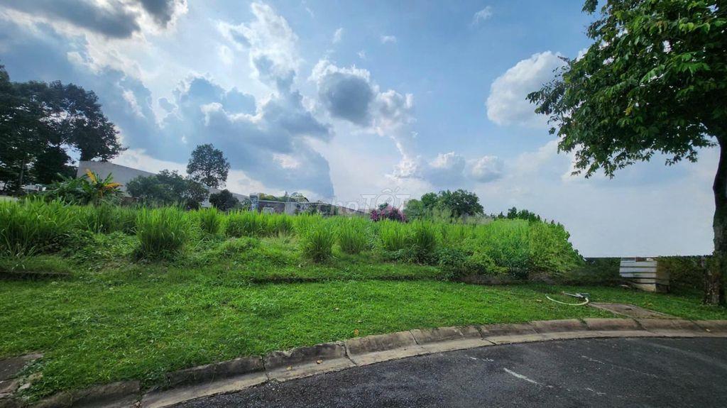Bán đất nền Khu biệt thự Thảo Nguyên Sài Gòn, 480m2, đối diện công viê