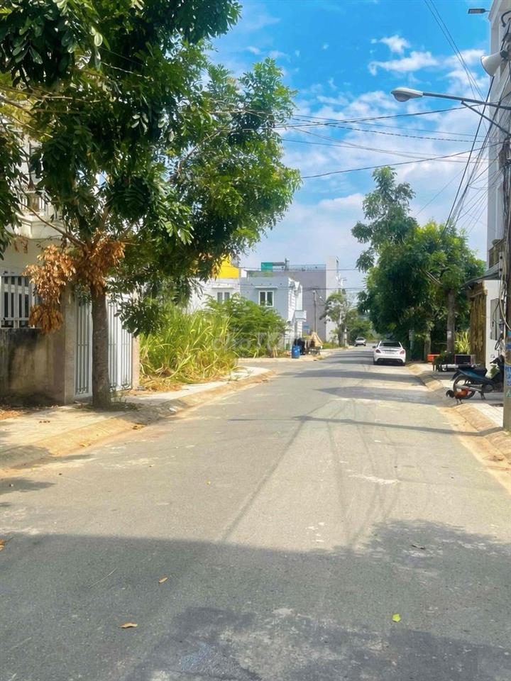 Chính Chủ Bán Lô góc Phú Sinh