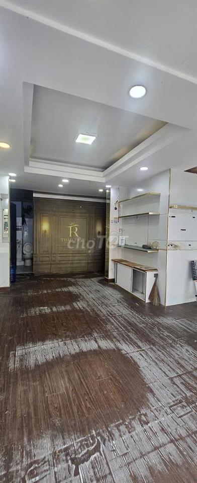Cho thuê mặt bằng: Mặt tiền: 142E Huỳnh Văn Bánh, P.11, Q. Phú Nhuận