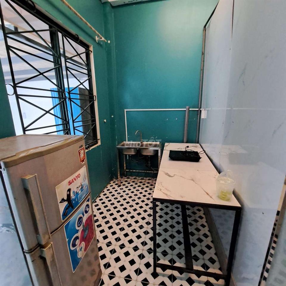 Phòng 40m2 đường Sư Vạn Hạnh