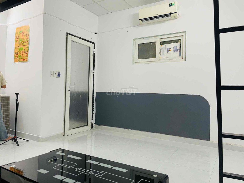 DUPLEX GÁC CAO CÓ THANG MÁY HẦM XE RỘNG Ở 3-4 NGƯỜI GẦN VHU CÓ MÁY LẠN