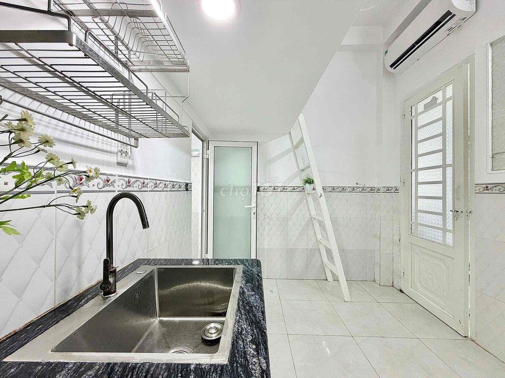 PHÒNG GÁC TRẦN TẤN - ÂU CƠ MỚI SACH SẼ THANG MÁY GÁC CAO - NT CƠ BẢN