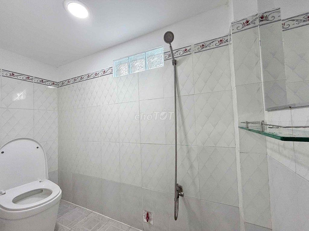 PHÒNG GÁC TRẦN TẤN - ÂU CƠ MỚI SACH SẼ THANG MÁY GÁC CAO - NT CƠ BẢN