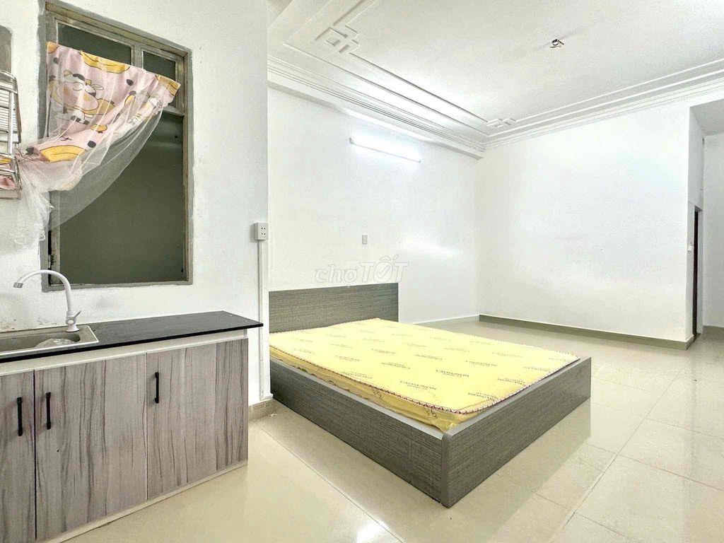 SIÊU PHẨM CĂN HỘ ĐẦY ĐỦ NỘI THẤT CỬA SỔ THOÁNG RỘNG RÃI sát AEON MALL