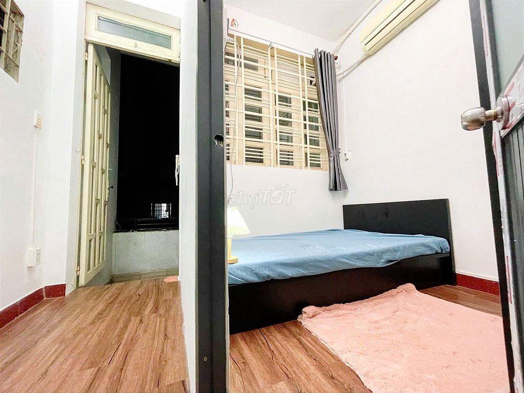 CĂN 2 PHÒNG NGỦ, 1 PHÒNG KHÁCH CÓ CỬA SỐ + BAN CÔNG LỚN, FULL NỘI THẤT
