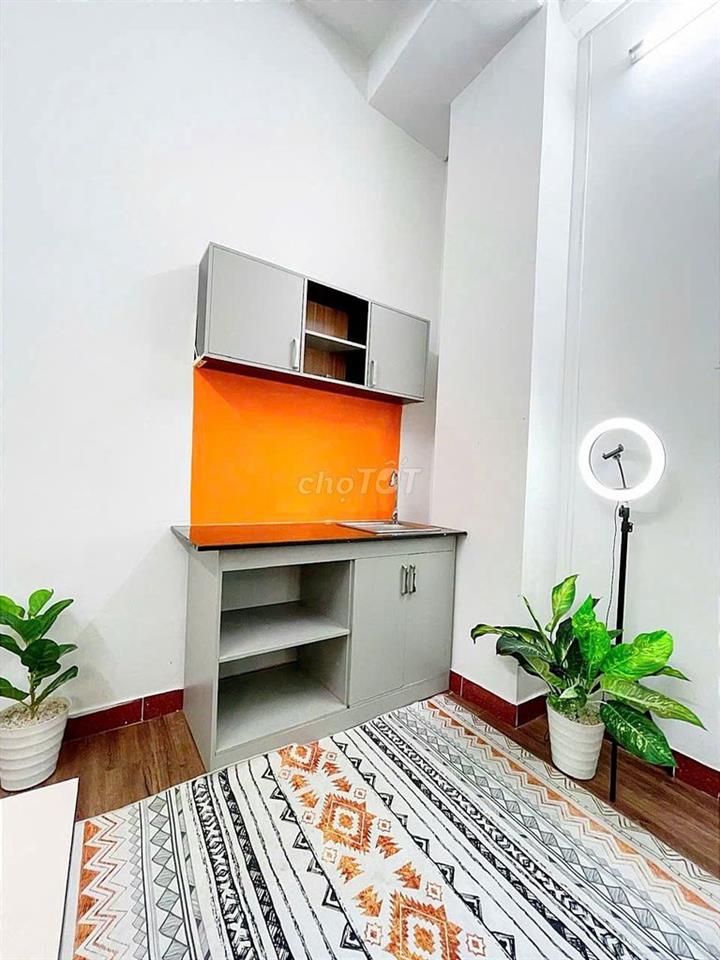 CĂN 2 PHÒNG NGỦ, 1 PHÒNG KHÁCH CÓ CỬA SỐ + BAN CÔNG LỚN, FULL NỘI THẤT