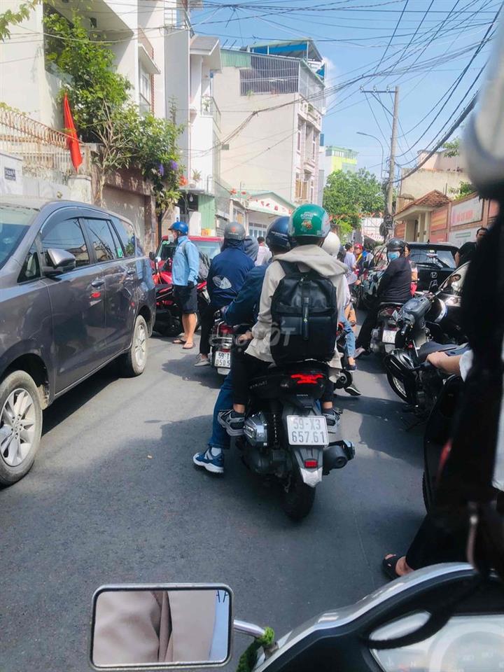 Bán nhà phố hẻm xe hơi