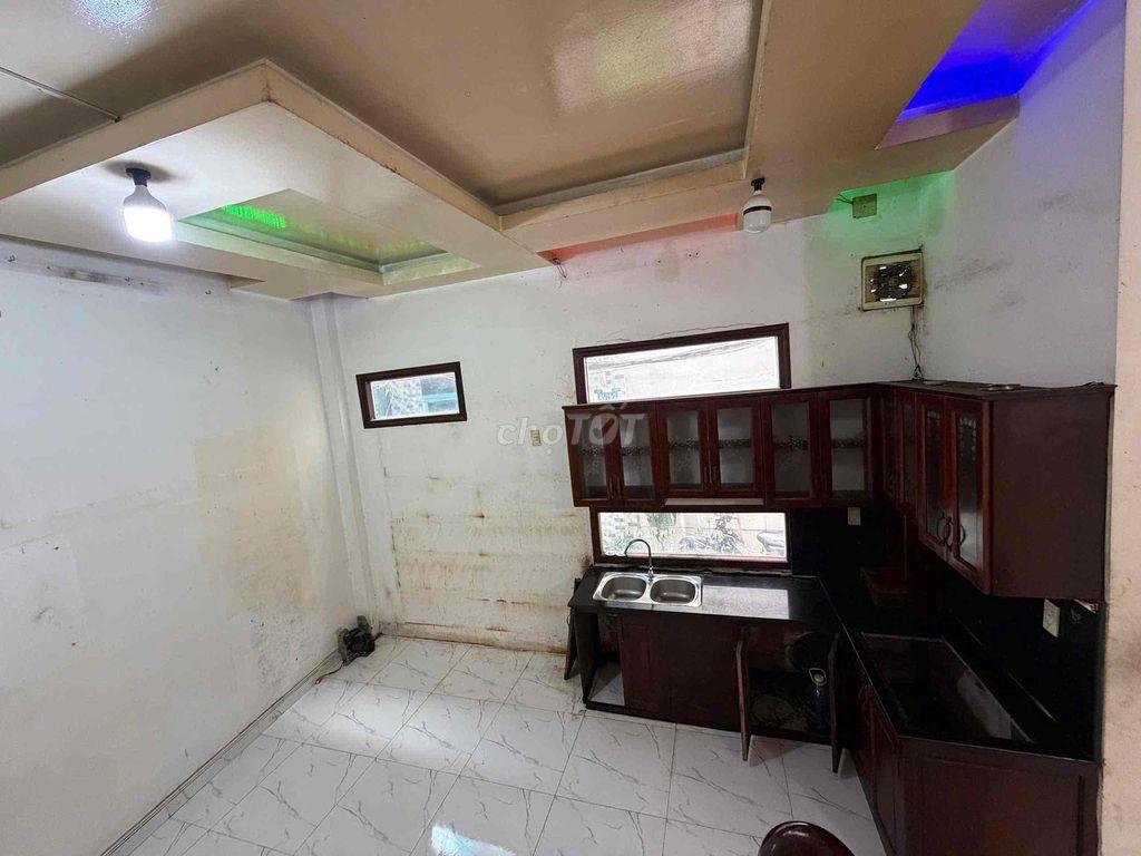 HH 2%  NHÀ 3 TẦNG CÓ SÂN THƯỢNG GIÁP QUẬN 4 ĐOÁN ĐẦU CẦU THỦ THÊM