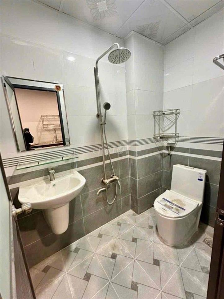 CHO THUÊ PHÒNG GÁC CAO 2M NGAY ĐẦM SEN - 3.600.000