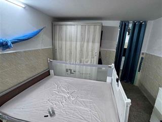 nhà nguyên căn trong dãy trọ