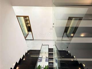 Nhà bán kiệt ôtô Tôn Đức Thắng 