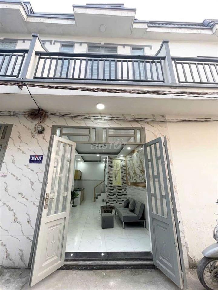 Trả nợ đá banh nên bán lỗ căn nhà 350tr o mỹ hạnh bắc
