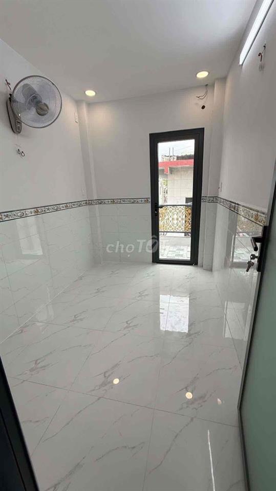 Cần bán nhà mới xây Q8 giáp ranh Q6