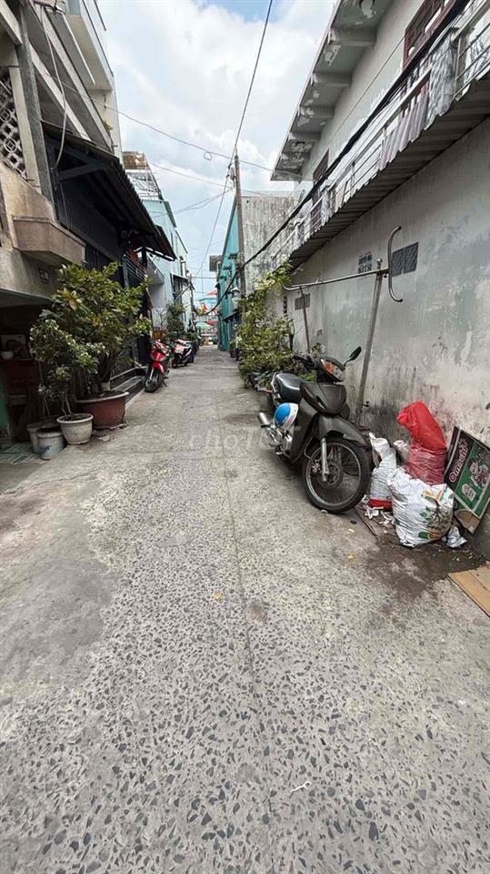 Cần bán nhà mới xây Q8 giáp ranh Q6