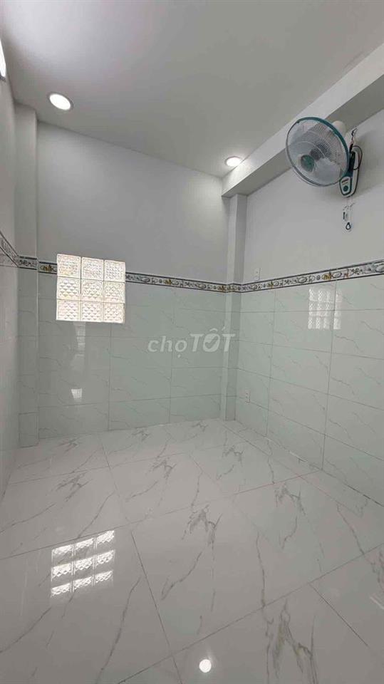 Cần bán nhà mới xây Q8 giáp ranh Q6