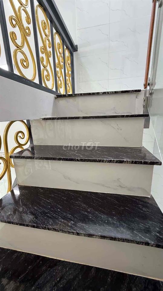 Cần bán nhà mới xây Q8 giáp ranh Q6
