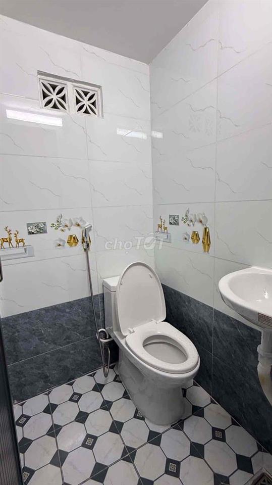 Cần bán nhà mới xây Q8 giáp ranh Q6