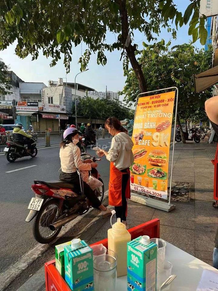 Cho thuê vỉa hè mt Lúy Bán Bích