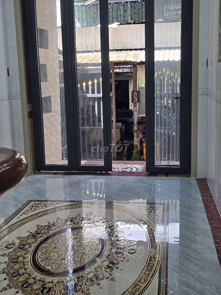 Nhà Cách Đường Nguyễn Văn Cừ 30m Mặt Tiền Chợ Trần Việt Châu.