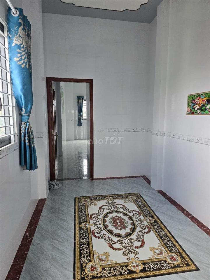 Nhà Cách Đường Nguyễn Văn Cừ 30m Mặt Tiền Chợ Trần Việt Châu.