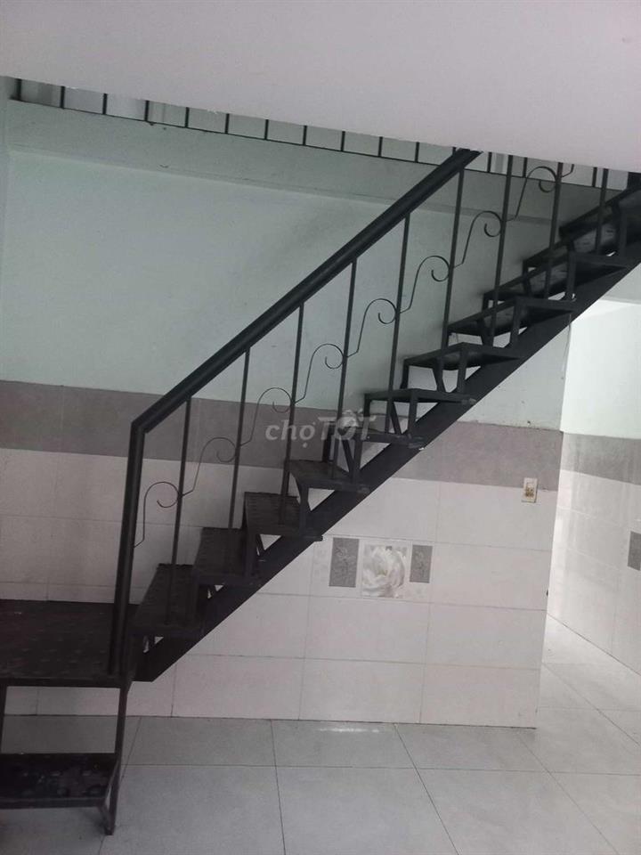 Nhà hẻm xe hơi cách đường chính 30 mét đẹp