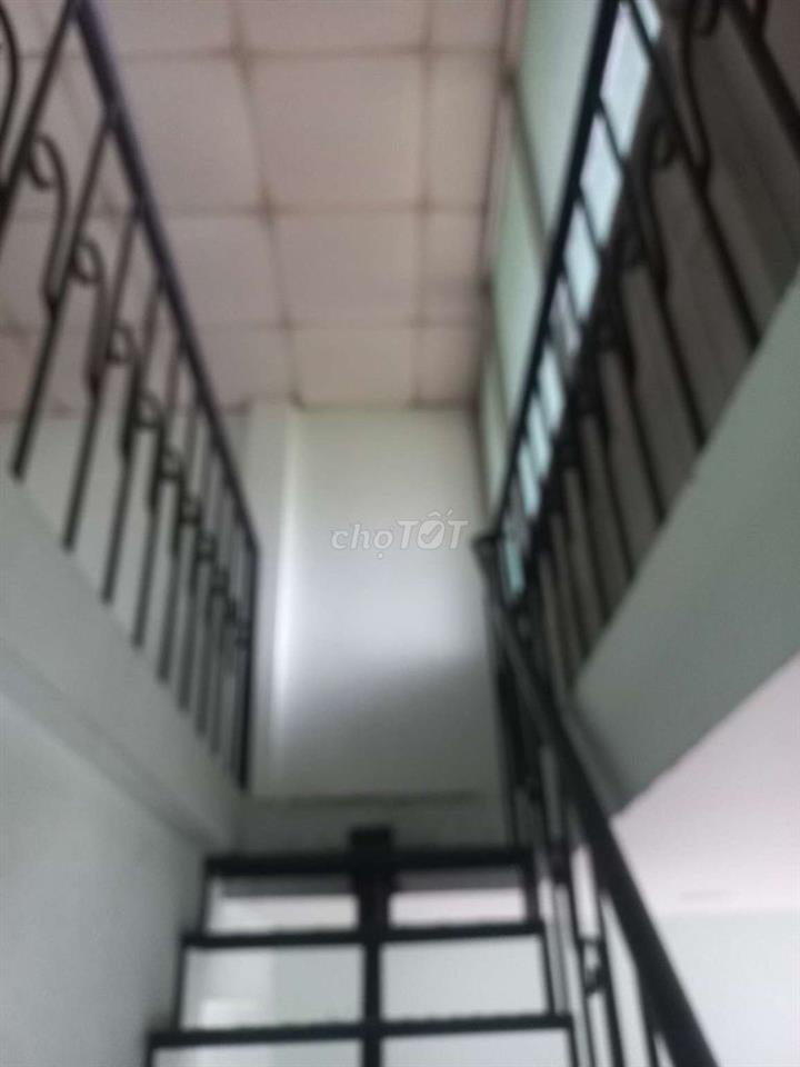 Nhà hẻm xe hơi cách đường chính 30 mét đẹp